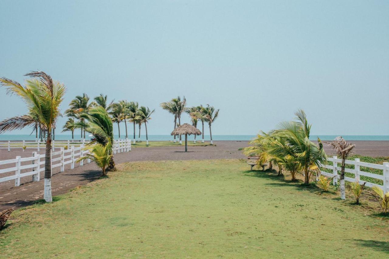 Los Olivos La Playa Hotel Y Restaurante Escuintla Esterno foto